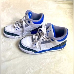 Air Jordan 3 Retro. White/Racer Blue-Black. 3.5 Y